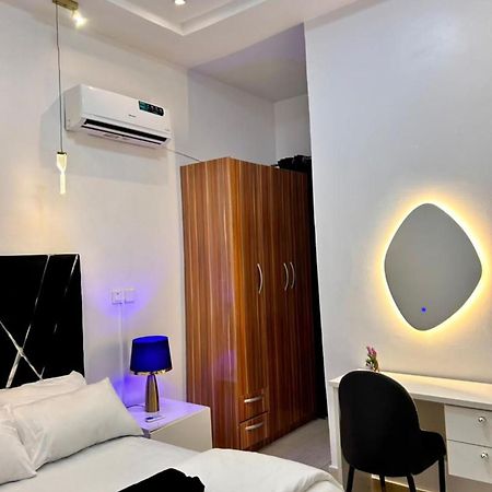 Urban Retreat Luxury Shortlet Apartment Lekki Ajah Lagos With Pool And Gym 外观 照片
