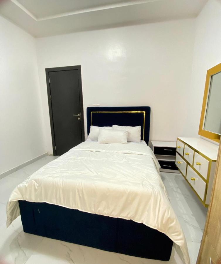 Urban Retreat Luxury Shortlet Apartment Lekki Ajah Lagos With Pool And Gym 外观 照片