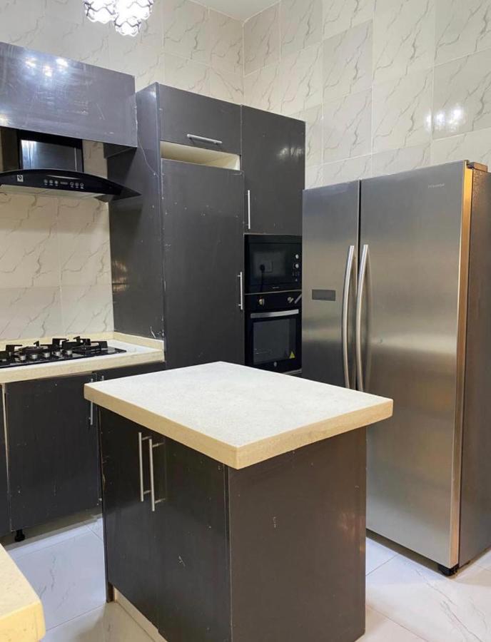 Urban Retreat Luxury Shortlet Apartment Lekki Ajah Lagos With Pool And Gym 外观 照片