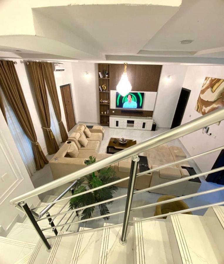 Urban Retreat Luxury Shortlet Apartment Lekki Ajah Lagos With Pool And Gym 外观 照片