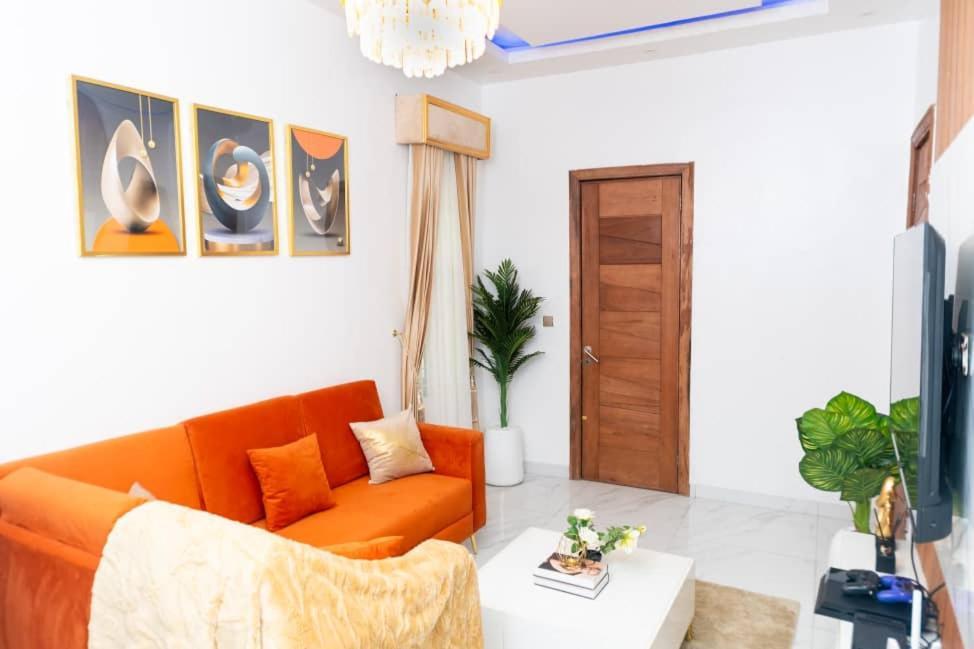 Urban Retreat Luxury Shortlet Apartment Lekki Ajah Lagos With Pool And Gym 外观 照片
