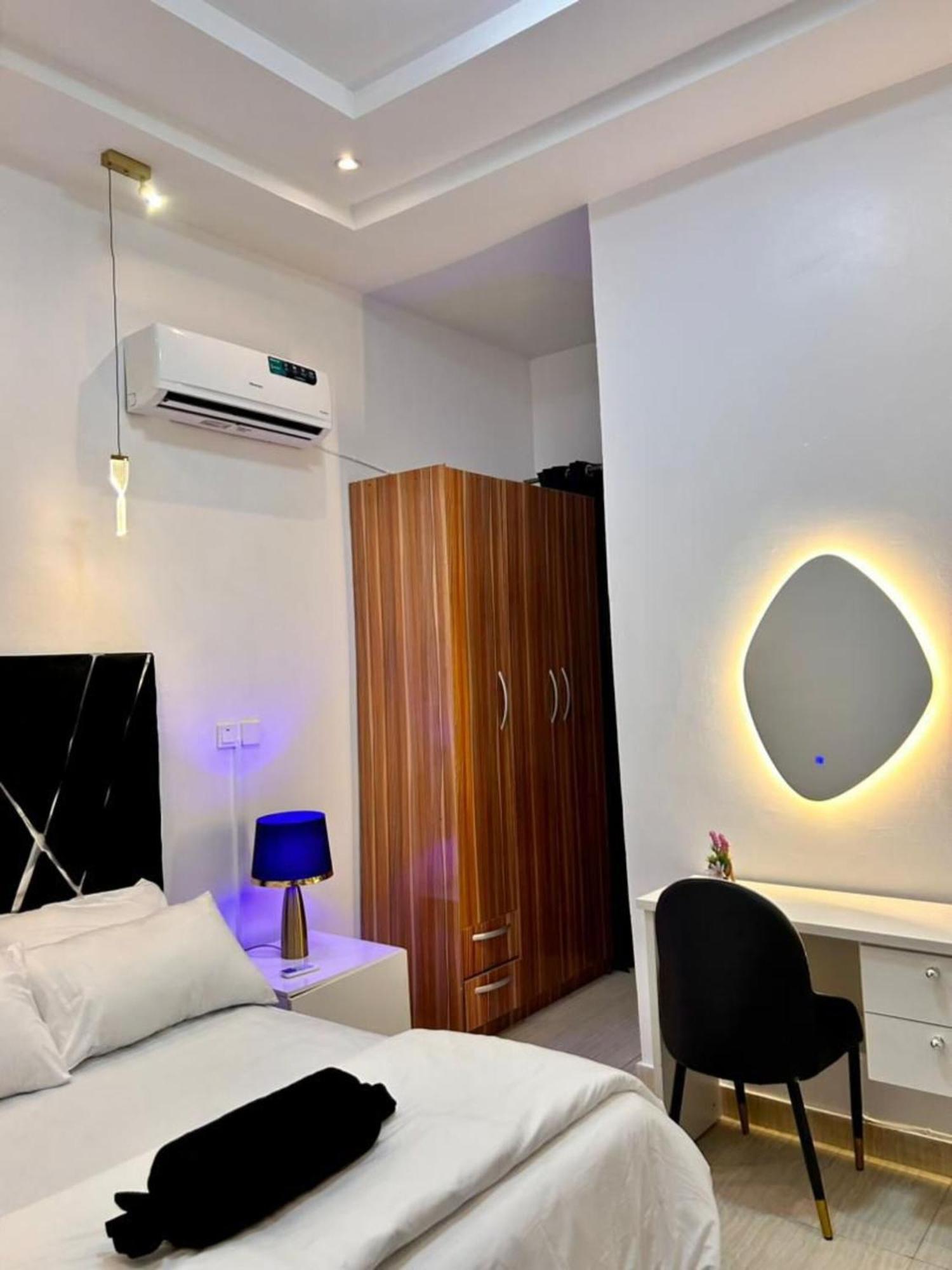 Urban Retreat Luxury Shortlet Apartment Lekki Ajah Lagos With Pool And Gym 外观 照片