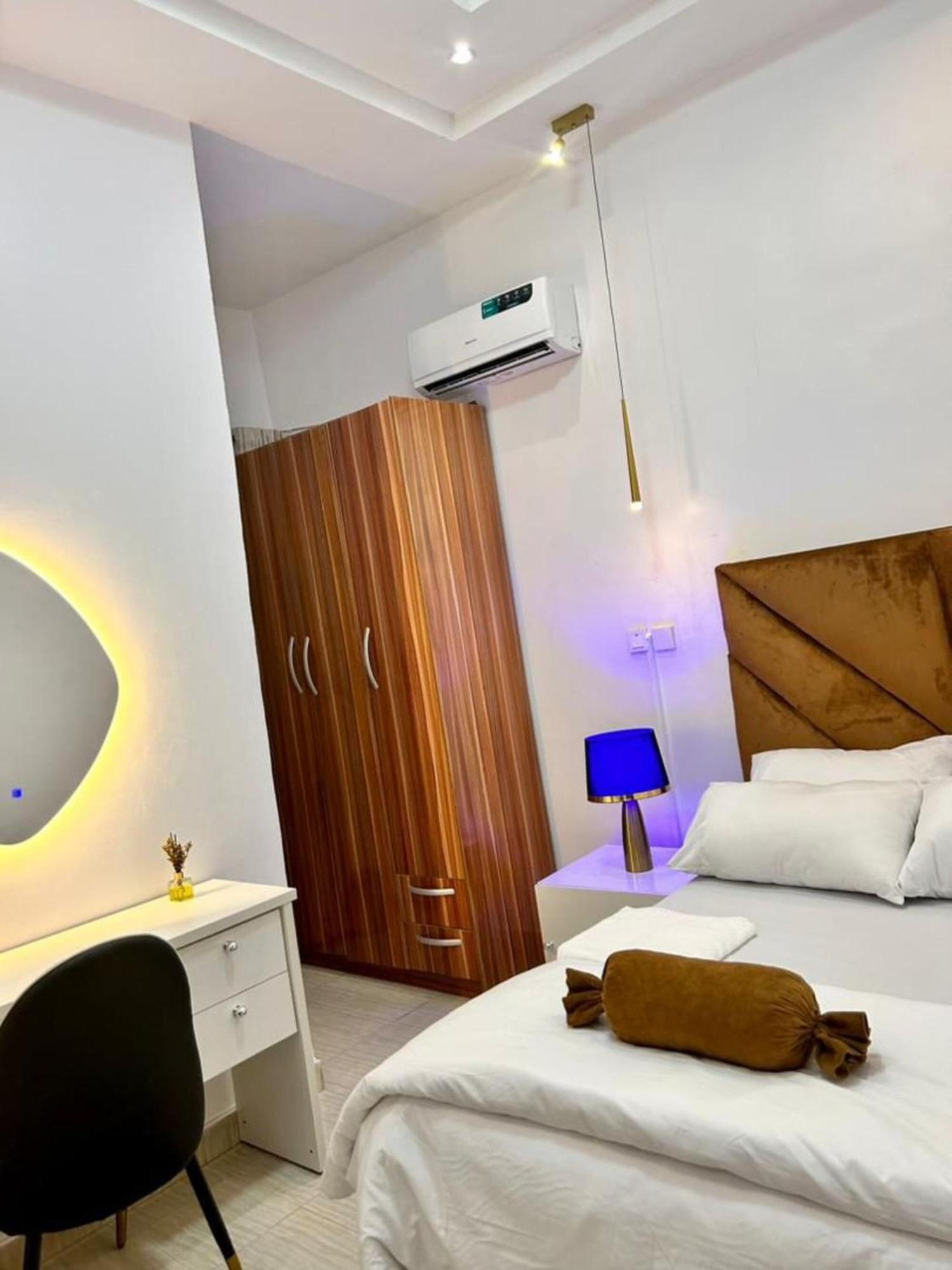 Urban Retreat Luxury Shortlet Apartment Lekki Ajah Lagos With Pool And Gym 外观 照片